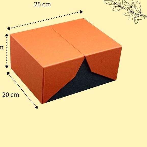 

✮ BOX HAMPER - HARDBOX - KOTAK KADO - ukuran 25 cm x 20 cm x 12 cm - Merah Gold ℮