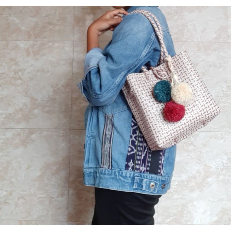 Hiasan Tas Jali/pom pom (baca deskripsi)