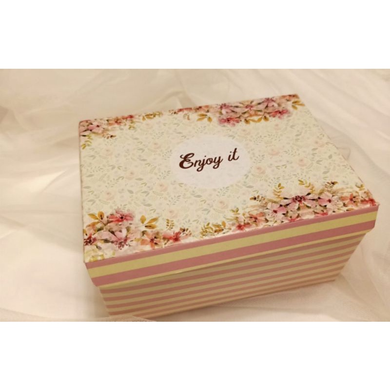 kotak snack box 12x16x7 motif flower