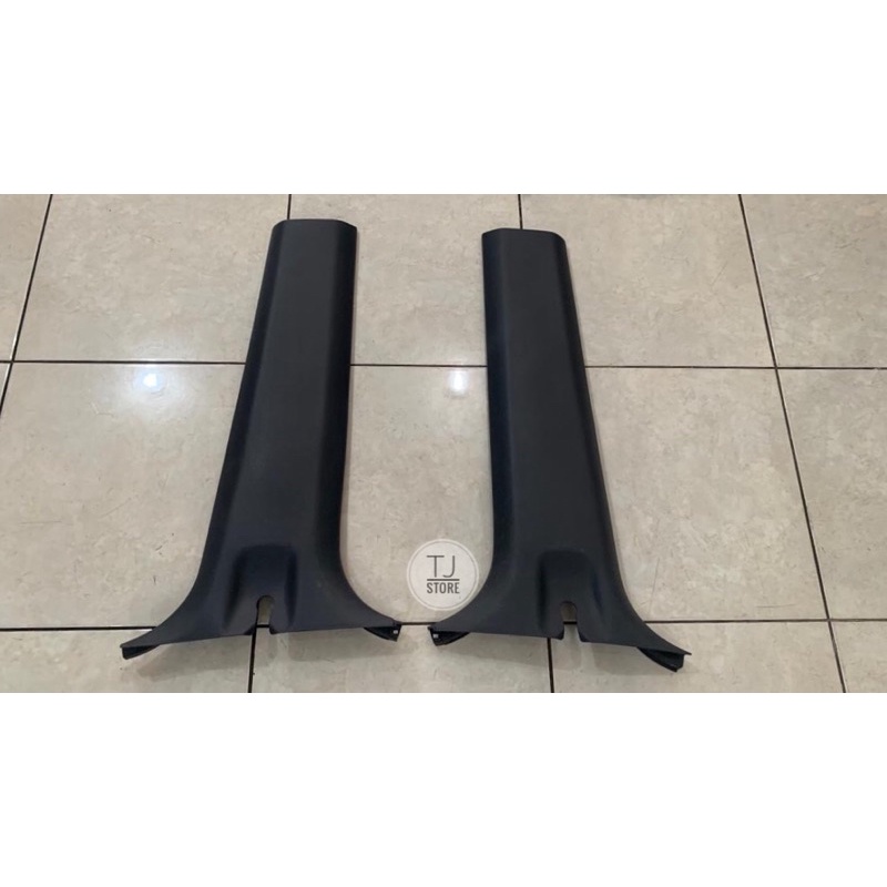 Cover Seat Belt Depan Toyota Land Cruiser VX / VXR 80