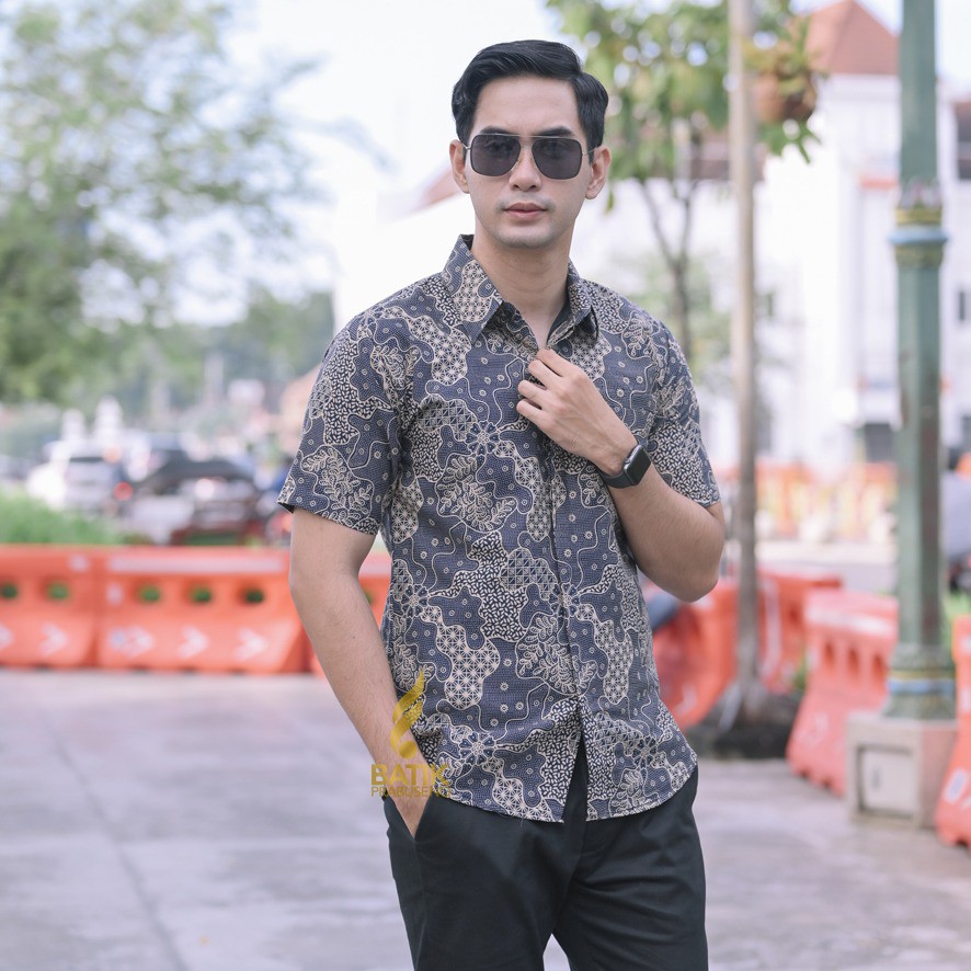 KANAYA PENDEK KEMEJA BATIK LENGAN PENDEK ATASAN BATIK MODERN ANAK MUDA HEM SLIMFIT BATIK SOLO PREMIU