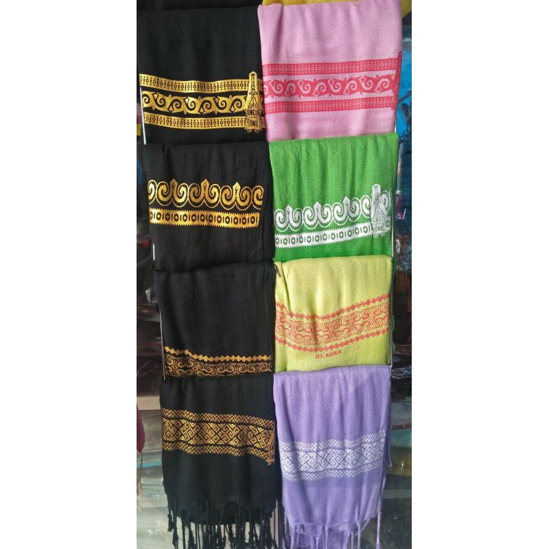 selendang motif toraja