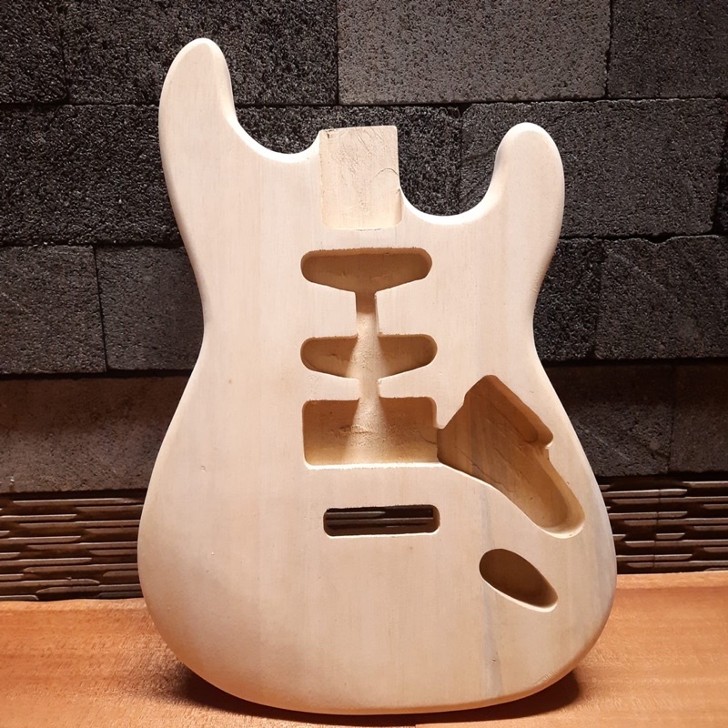 Body Gitar Elektrik Fender Stratocaster