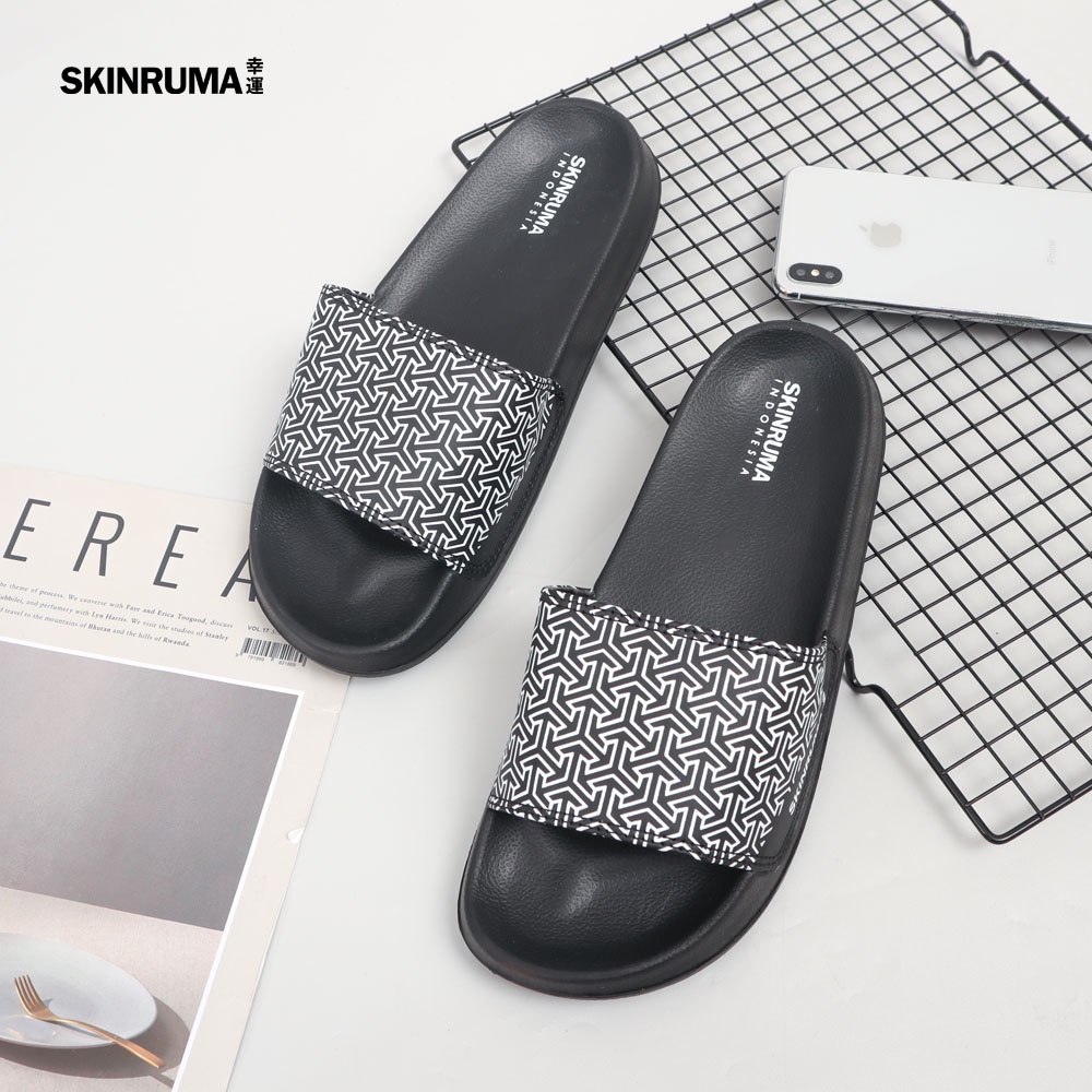 Sendal Selop Casual Pria SKINRUMA Original Triangle Motive Hitam Abu / Sendal Slide Pria / Sendal Slip On Pria