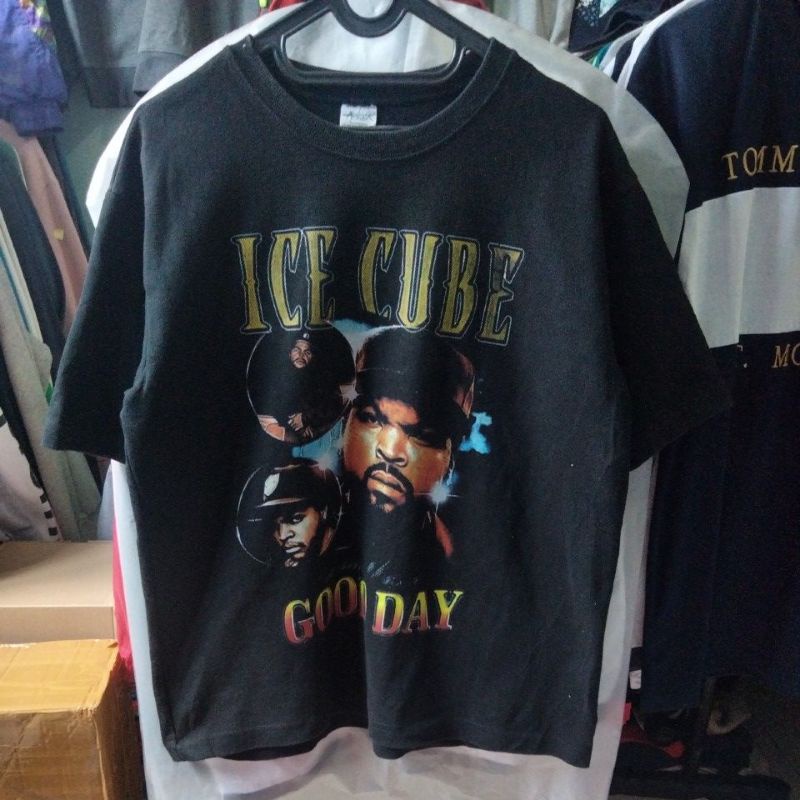 Kaos Acover Ice Cub Preloved