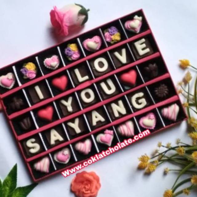 

HADIAH WISUDA UNTUK SAHABAT / HADIAH WISUDA BUAT WANITA / HADIAH WISUDA UNTUK TEMAN / COKLAT PRALINE