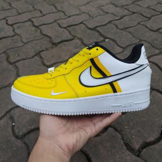 nike yellow air force 1 07 se premium trainers