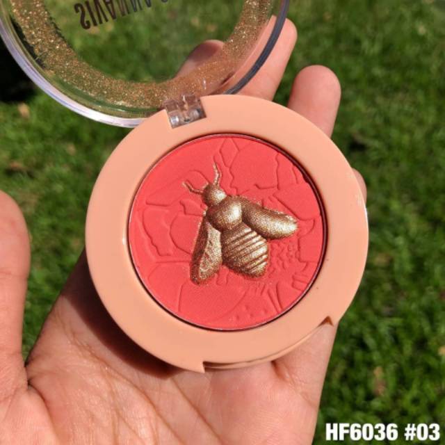 SIVANNA COLORS Gold Bee Blusher In The Peach #HF6036 Thailand / Blush On / Highlighter / Brush