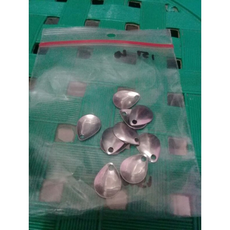 

10pc blade soft frogie