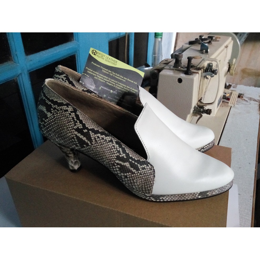 Sepatu Heels Wanita Kulit Ular Python Asli Kombinasi Kulit Sapi Asli