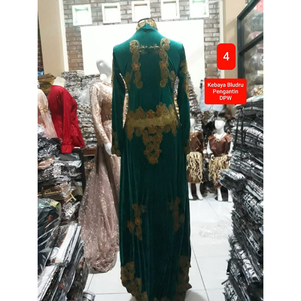 Kebaya Pengantin Bludru Kutu Baru Ekor