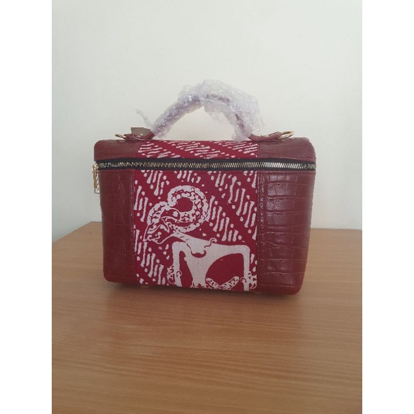 Tas Selempang kulit kombinasi Batik Wayang