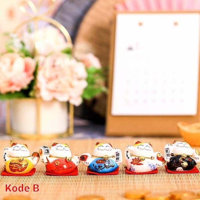 Maneki Set 5 Model Caisen Kucing hoki Kado Pajangan Mobil Patung Mini Harga Grosir Termurah