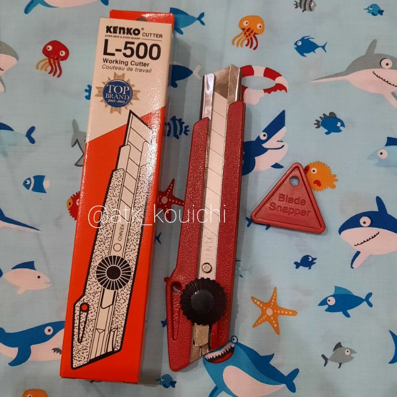 

ALAT POTONG KERTAS PISAU CUTTER KENKO L500 | PISAU CUTTER BESAR TAJAM MERK KENKO WORKING CUTTER | CUTTER BERKUALITAS TOP HARGA MURAH