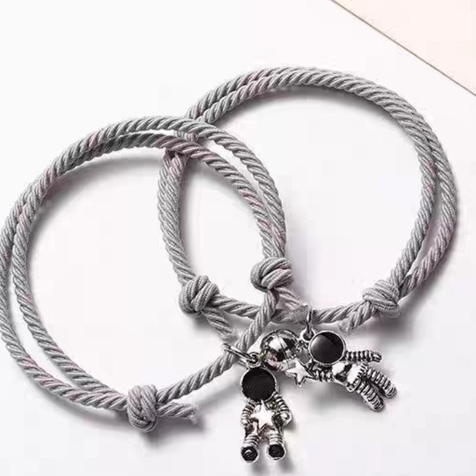 Gelang Magnet Astronot /Gelang Couple Magnet Astronot/Gelang Kekinian - Abu-abu