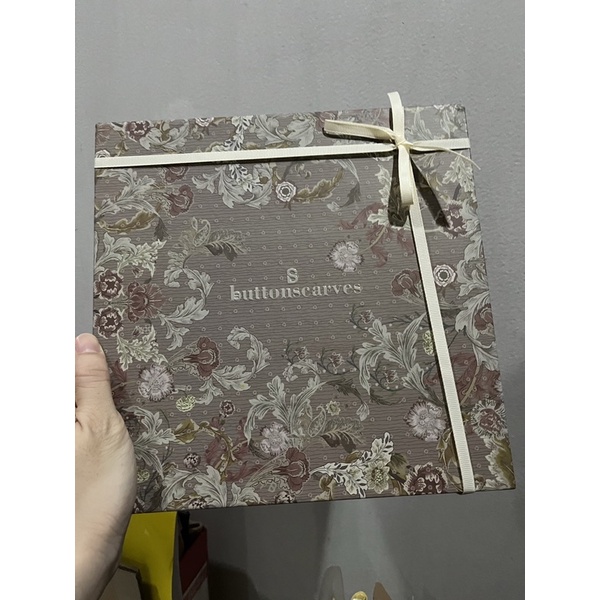 preloved buttonscarves royale khaki