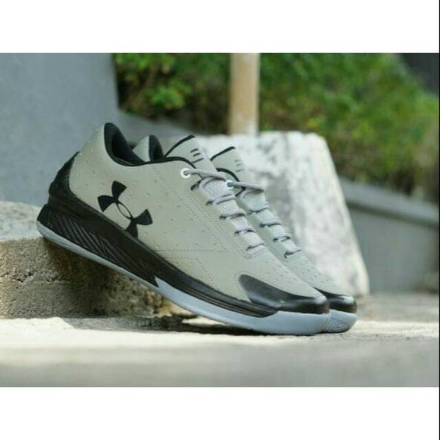 SEPATU UNDER ARMOUR CURRY ONE / ABU ABU HITAM / SPORT RUNNING LAKI