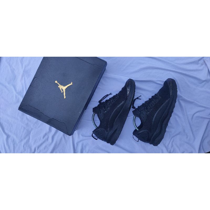 Sepatu Nike Air Jordan Zoom Tenacity size 43 Triple black sneakers original preloved second bekas