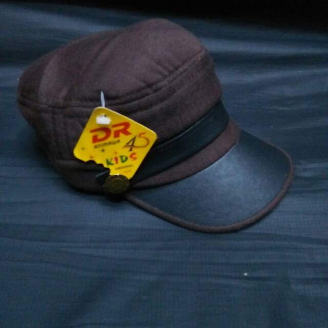 komando nahkoda anak warna coklat