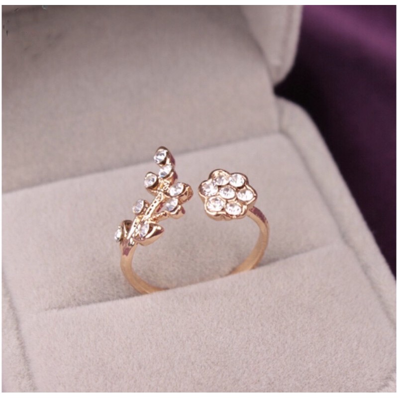 Cincin Wanita Bentuk Bunga Cantik