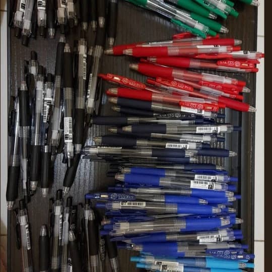 

Buruan Pulpen Zebra Sarasa 0,5 Clip Bagus