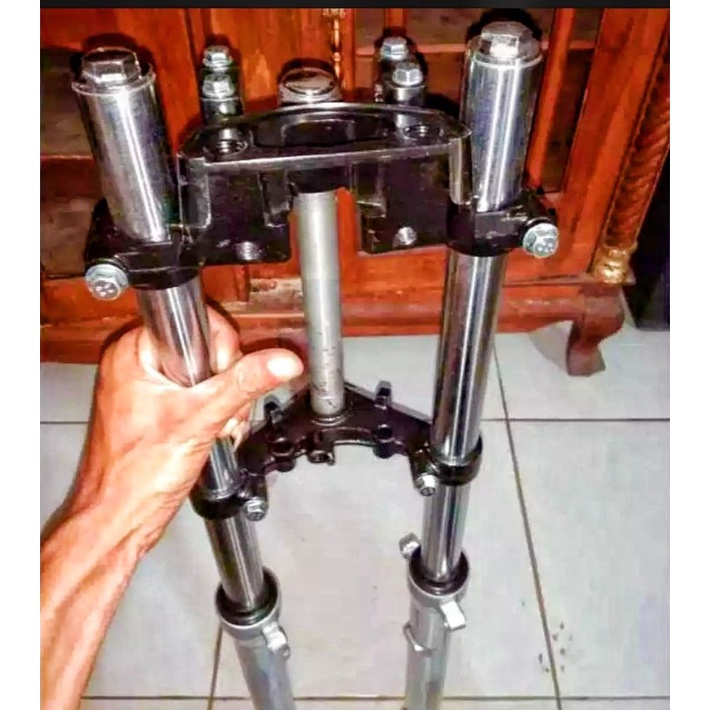 Shock depan plus segitiga Honda Tiger - Mega Pro New Primus