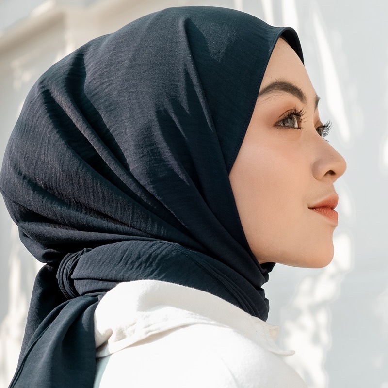 Meira Shawl | Pashmina Polos Kolaborasi Meiraniap x Yeppushop-Classic Navy