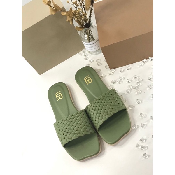 Sandal Slop Motif Anyaman Import LCR 2135-1 dan 2135-3-Hijau olive 2135-3