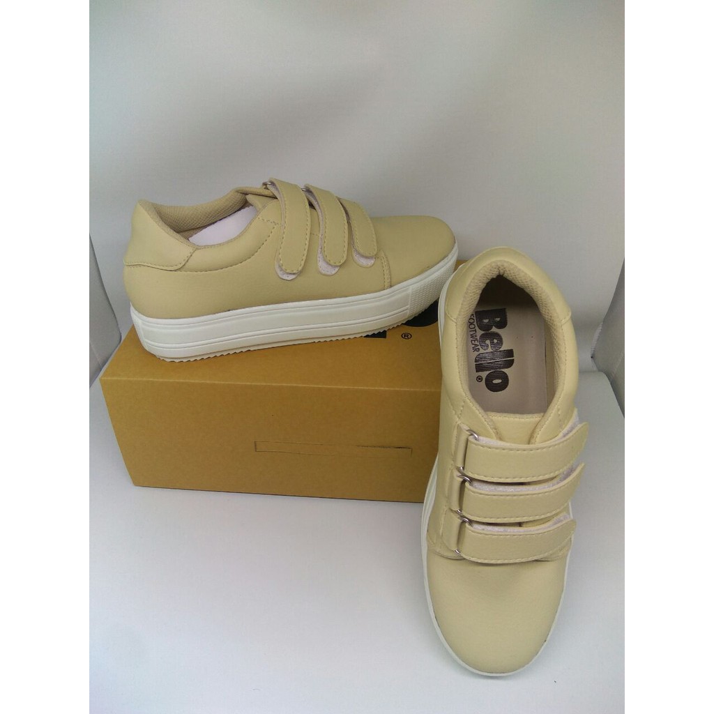Sepatu Kerja Wanita / Sepatu Kuliah Wanita / Sepatu Santai Wanita / Sepatu Warna Crem