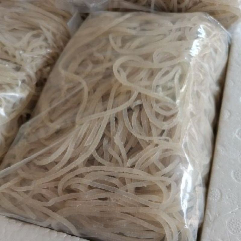 

Mi Sagu / Mie sagu khas Selat Panjang 100%halal