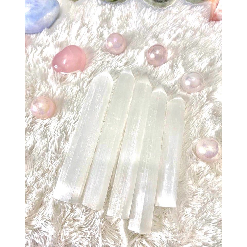 Selenite Wand Tower Bowl Cake