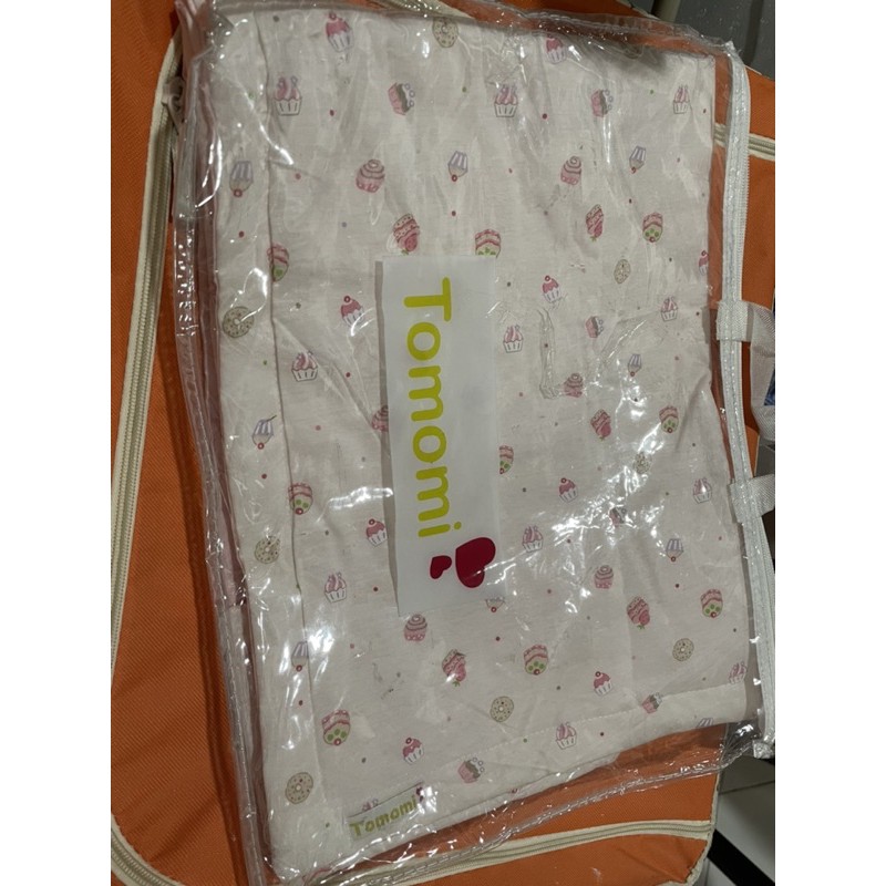 Selimut/alas bayi Tomomi
