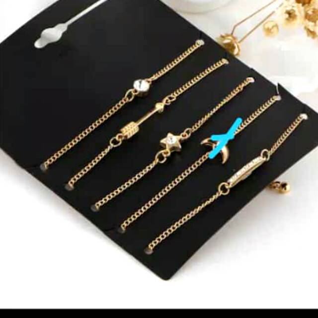 Gelang tangan emas imitasi