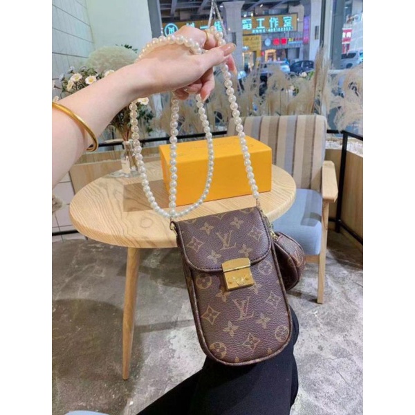 Tas Selempang Handphone Wanita LV Impor Termurah Original Branded