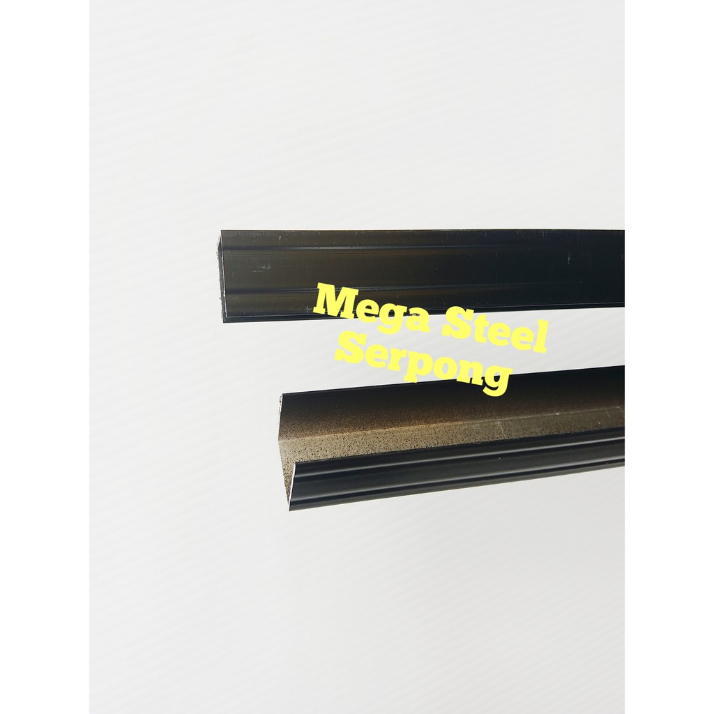 List U Alumunium Hitam Garis uk 15 mm x 15 mm, Panjang 119.5 cm