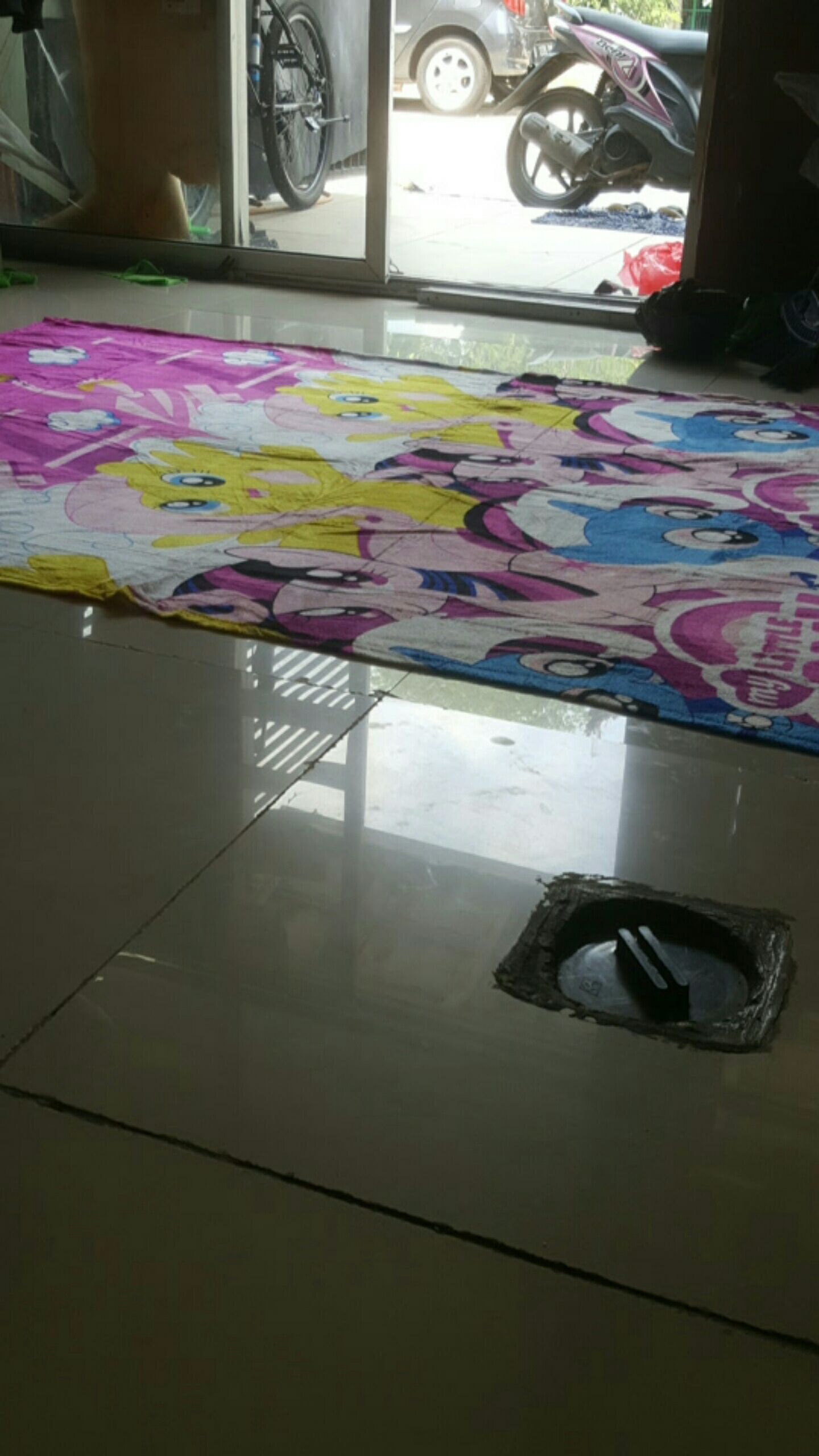 Selimut Bulu Karakter #pony Berat 450 Gr