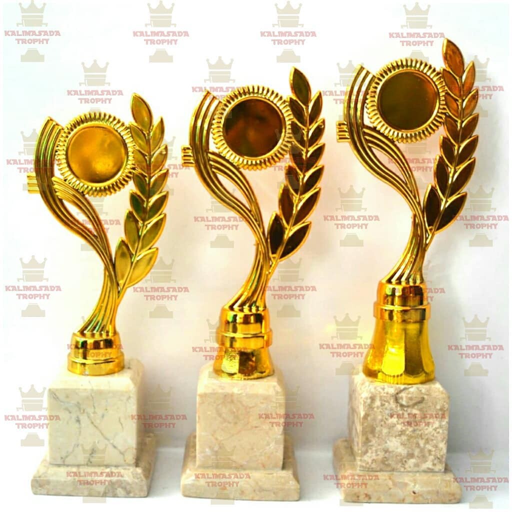 

PIALA // TROPHY // MARMER SET JUARA 1,2,3 // VANDEL // JUARA // HADIAH // KADO // PERINGKAT