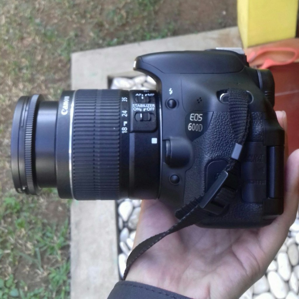 Kamera DSLR Canon eos 600D