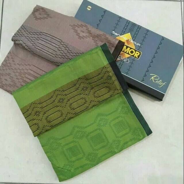 Sarung Tenun Wadimor Relief motif Songket