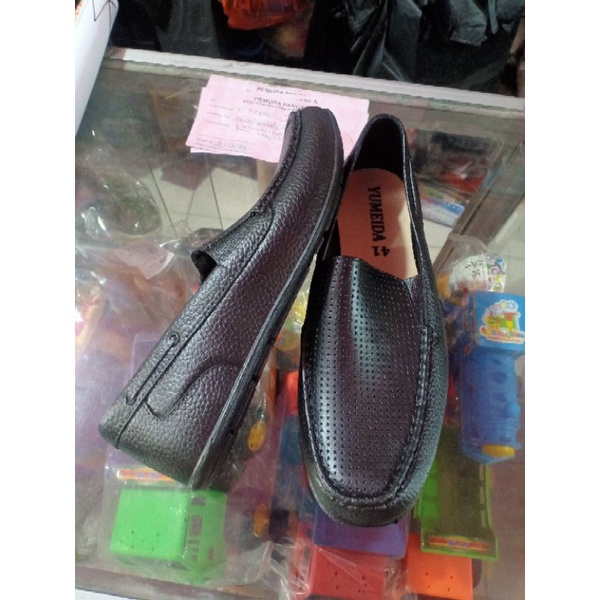 Sepatu karet yumaida sepatu cowok kerja senyawa lentur elastis