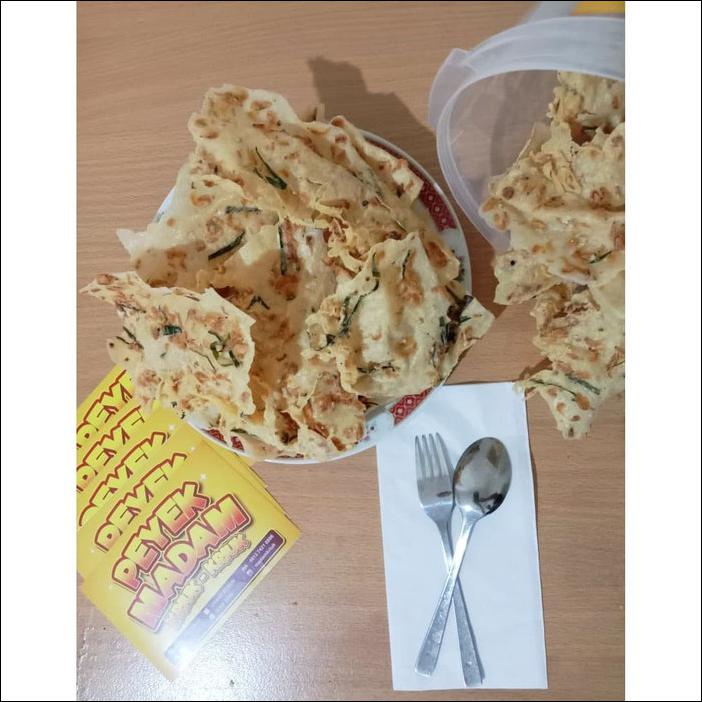 

REMPEYEK PEYEK UDANG REBON MADAMKRIUK 500 GRAM ( TOPLES 5 LT )