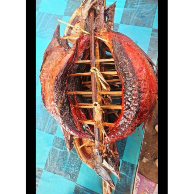

Ikan cakalang fufu sedang