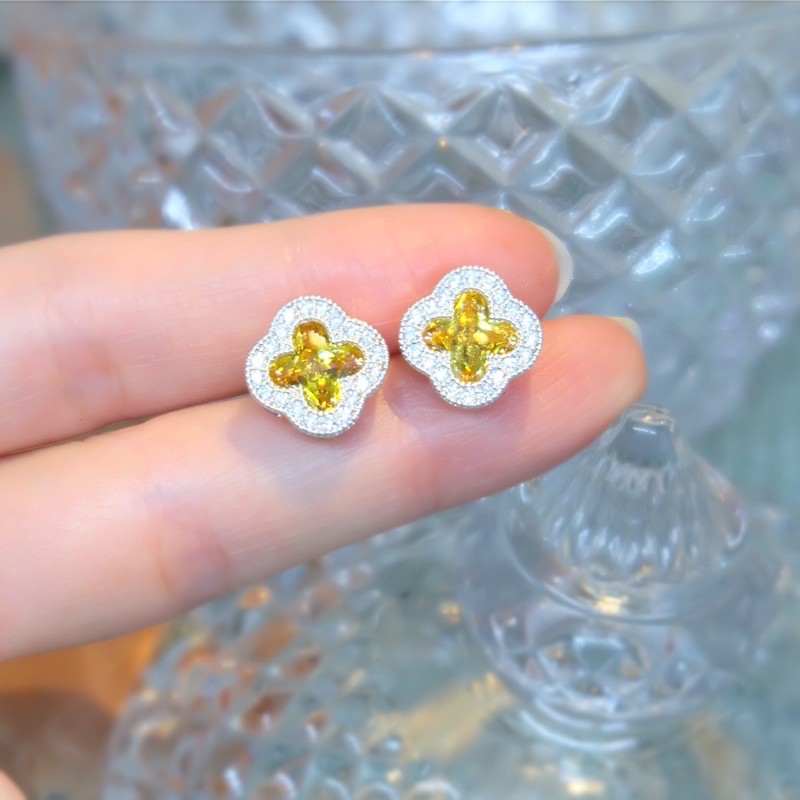 Anting Van Cleef Yellow Diamond