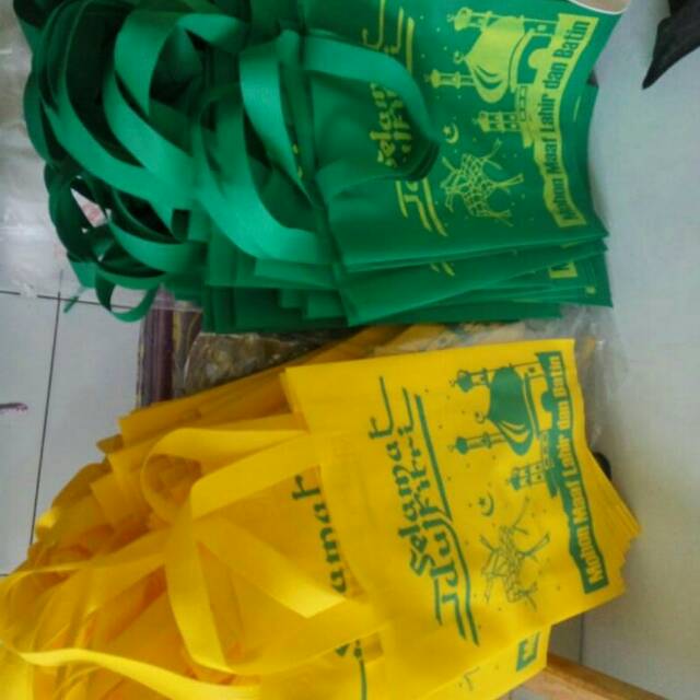 

Goodie bag press tali sablon Idul Fitri ukuran 30x40x10 cm