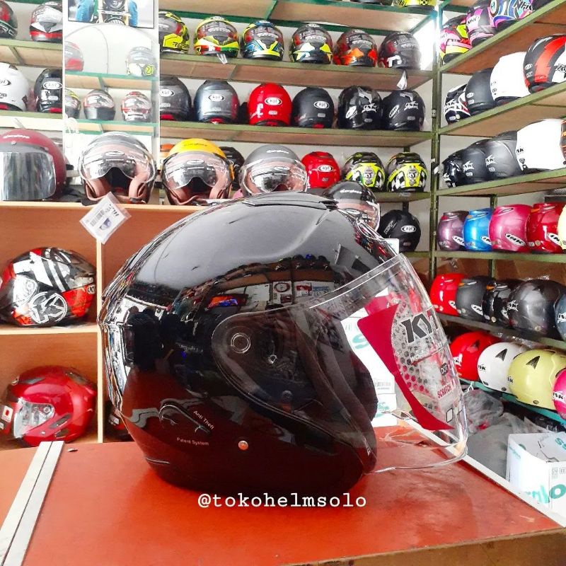 Helm KYT Kyoto Solid Black Glossy