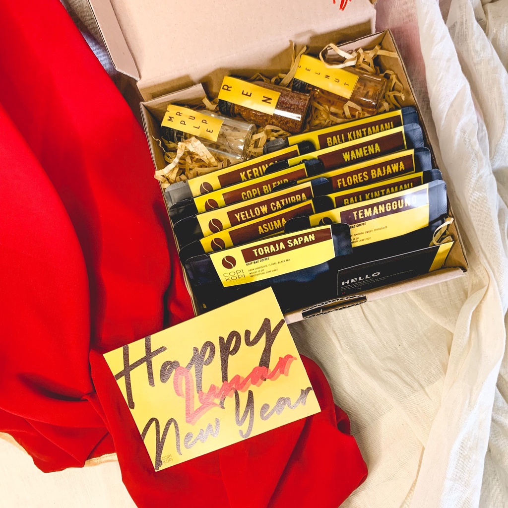 

HAMPERS NATAL TAHUN BARU LEBARAN KADO COFFEE DRIPBAG ISI 10