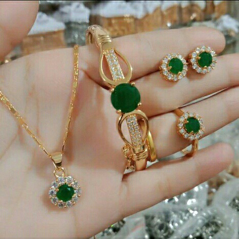 Set Perhiasan FULL permata hijau 24k