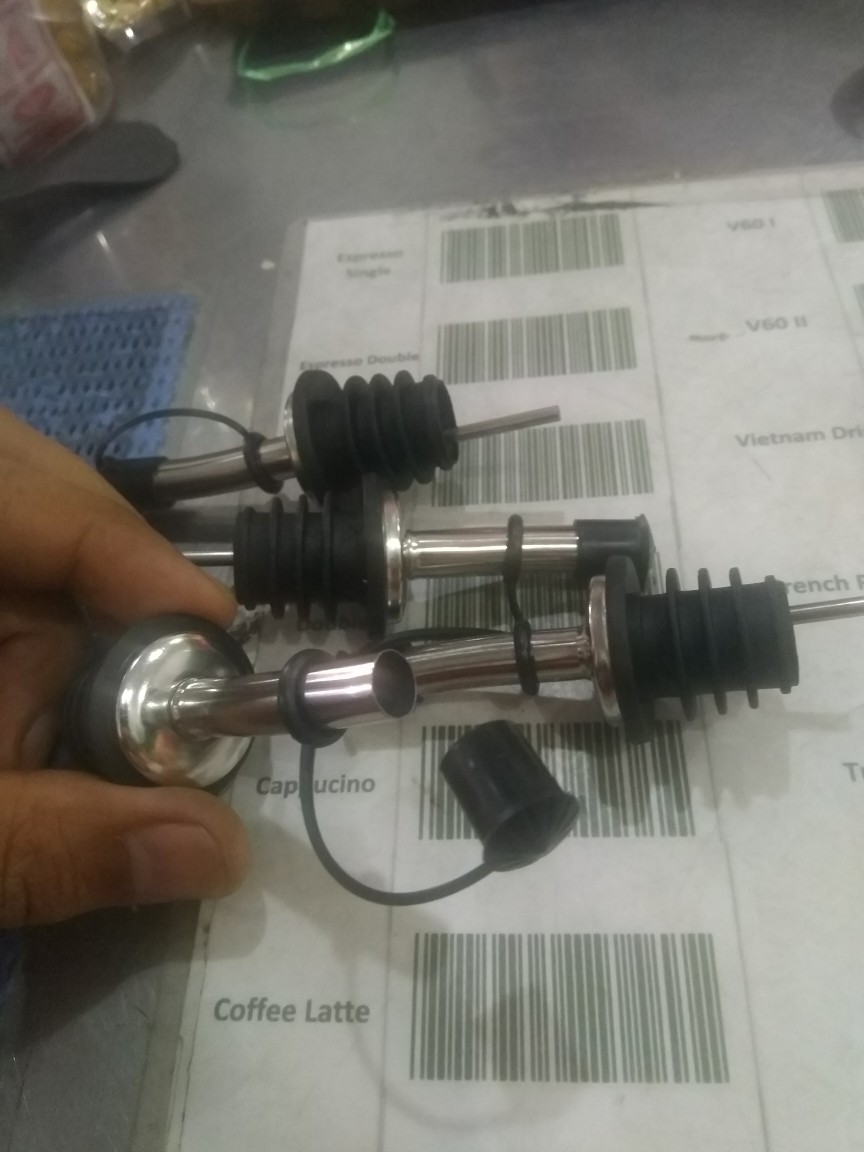 Pourer Stainless Wine Stopper With Lid Tutup Botol Sirup Minyak Bottle