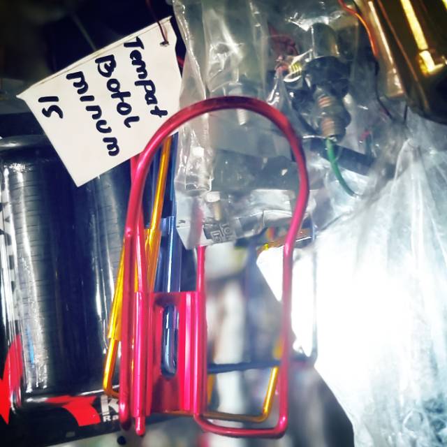 Tempat botol air minum di motor