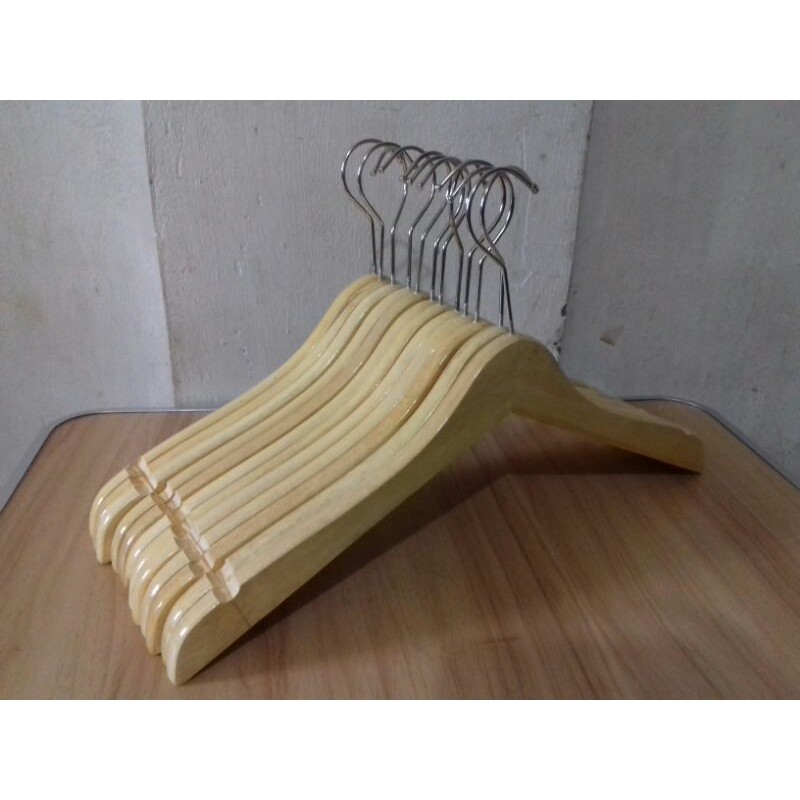 Hanger  Kayu  Dewasa  NATURAL  ( HARGA 12pcs )